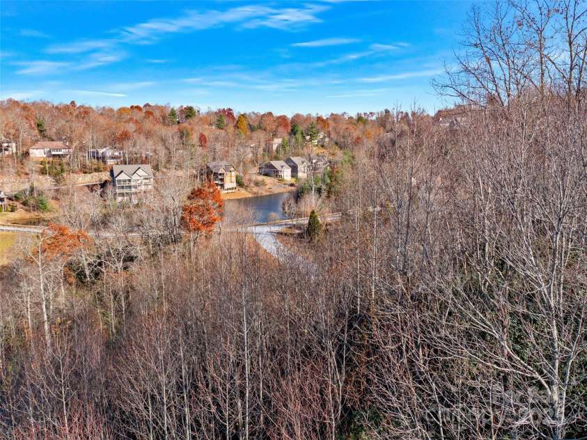 99999 Bay Laurel Lane, Hendersonville, NC 28791.  MLS# CAR4206754, YatesRealty ID 660. 