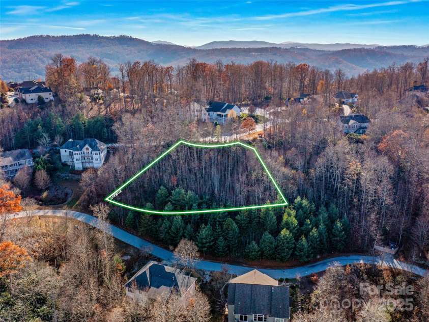 99999 Bay Laurel Lane, Hendersonville, NC 28791.  MLS# CAR4206754, YatesRealty ID 660. 