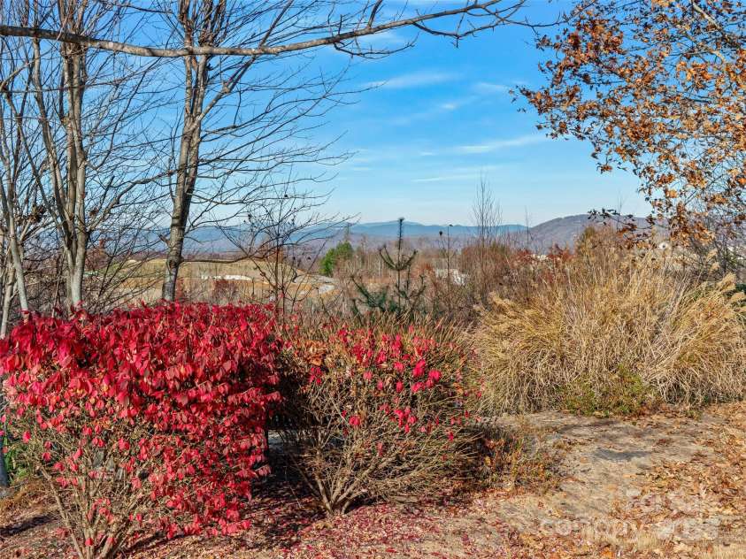 99999 Bay Laurel Lane, Hendersonville, NC 28791.  MLS# CAR4206754, YatesRealty ID 660. 
