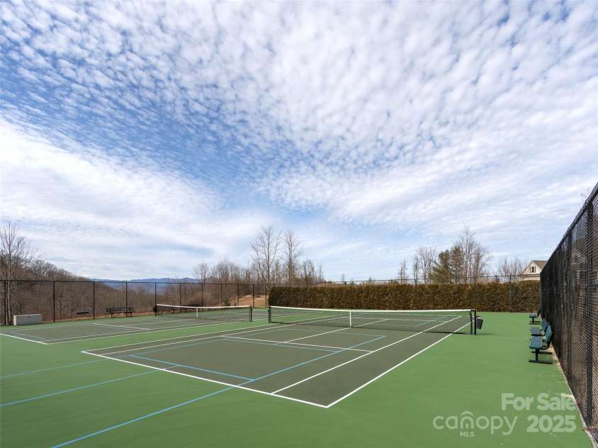 99999 Bay Laurel Lane, Hendersonville, NC 28791.  MLS# CAR4206754, YatesRealty ID 660. 