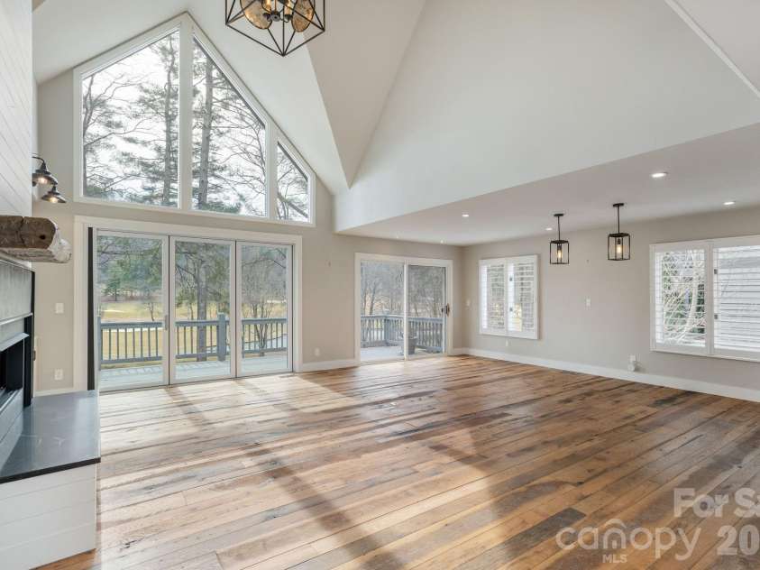 155 WINDING MEADOWS Drive, Flat Rock, NC 28731.  MLS# CAR4350986, YatesRealty ID 6600. 