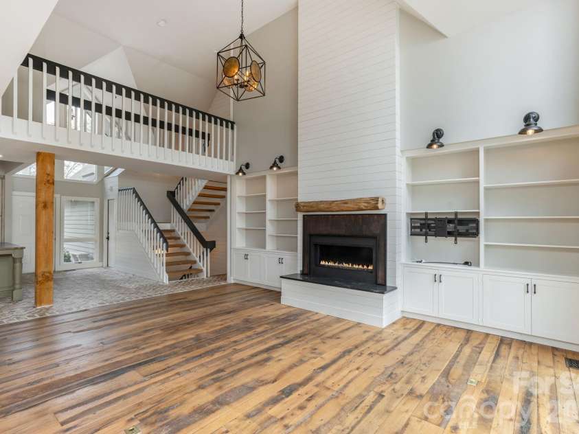 155 WINDING MEADOWS Drive, Flat Rock, NC 28731.  MLS# CAR4350986, YatesRealty ID 6600. 