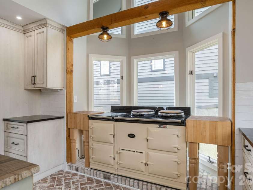 155 WINDING MEADOWS Drive, Flat Rock, NC 28731.  MLS# CAR4350986, YatesRealty ID 6600. 