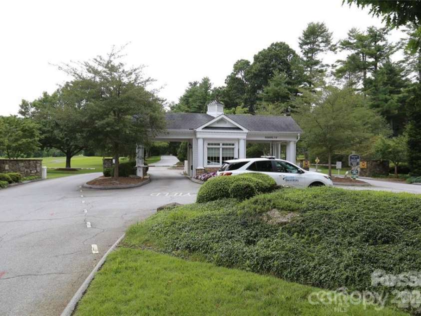 155 WINDING MEADOWS Drive, Flat Rock, NC 28731.  MLS# CAR4350986, YatesRealty ID 6600. 