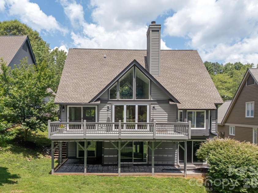 155 WINDING MEADOWS Drive, Flat Rock, NC 28731.  MLS# CAR4350986, YatesRealty ID 6600. 