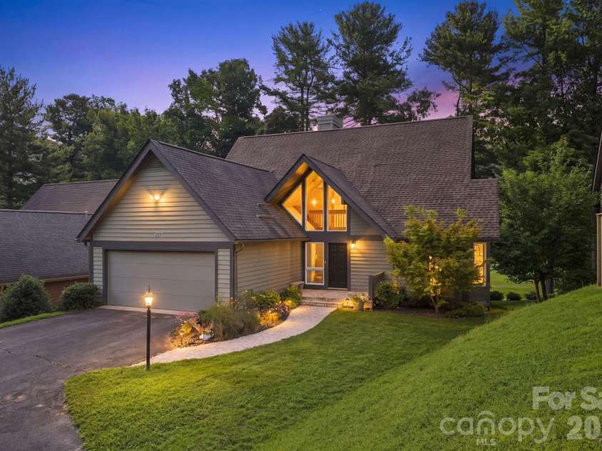 155 Winding Meadows Drive, Flat Rock, NC 28731.  MLS# CAR4418480, YatesRealty ID 6600. 