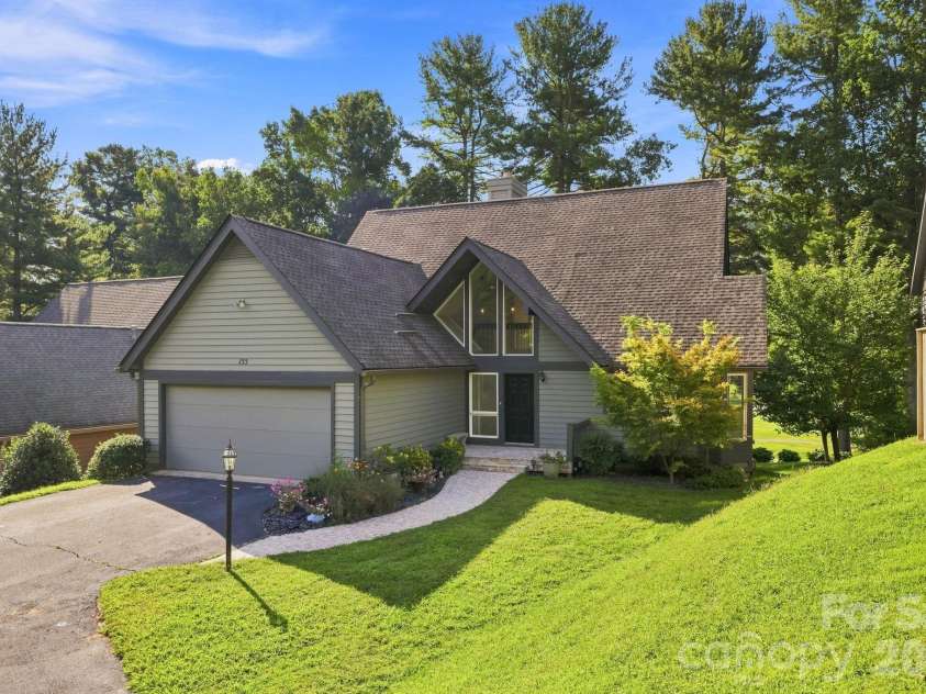 155 Winding Meadows Drive, Flat Rock, NC 28731.  MLS# CAR4418480, YatesRealty ID 6600. 