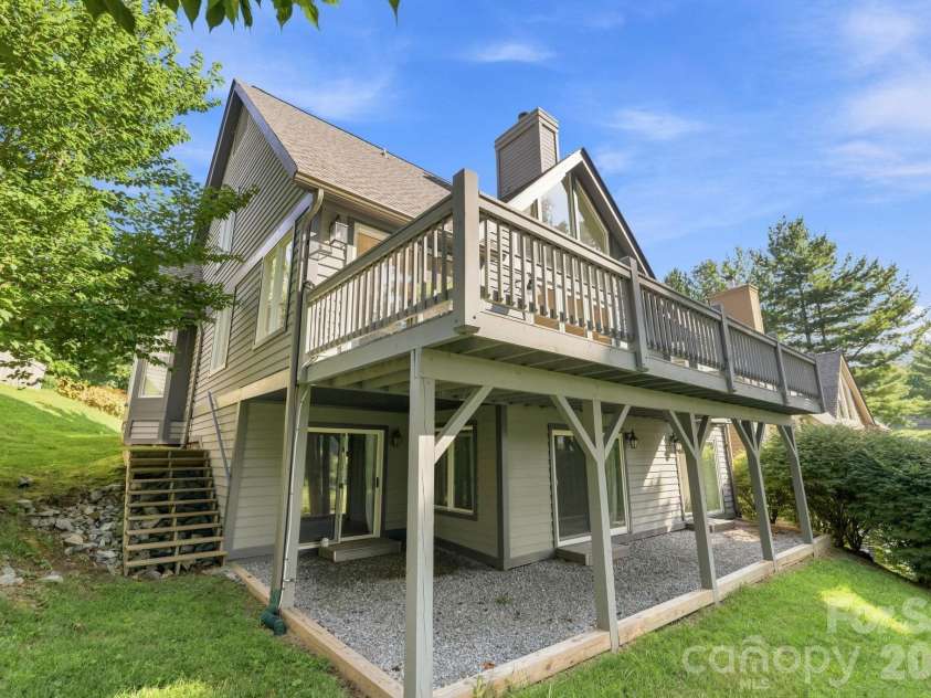 155 Winding Meadows Drive, Flat Rock, NC 28731.  MLS# CAR4418480, YatesRealty ID 6600. 