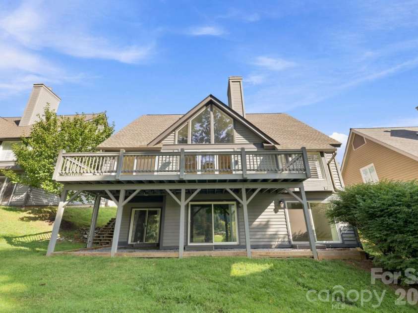 155 Winding Meadows Drive, Flat Rock, NC 28731.  MLS# CAR4418480, YatesRealty ID 6600. 