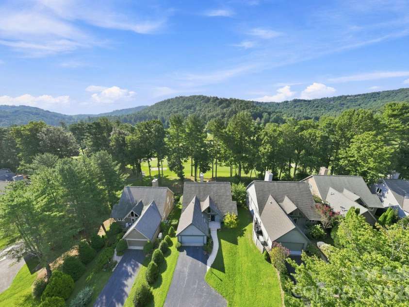 155 Winding Meadows Drive, Flat Rock, NC 28731.  MLS# CAR4418480, YatesRealty ID 6600. 