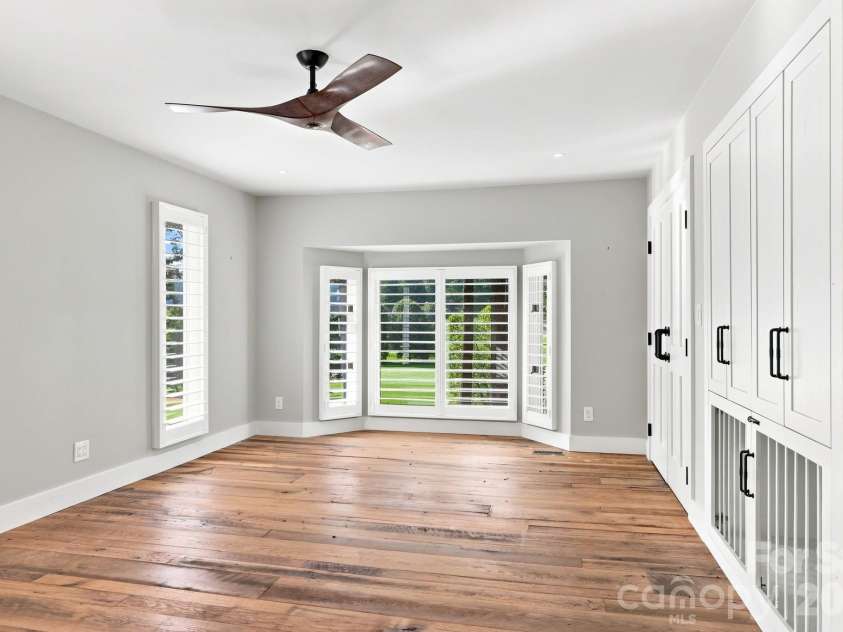 155 Winding Meadows Drive, Flat Rock, NC 28731.  MLS# CAR4418480, YatesRealty ID 6600. Primary suite on the Main level