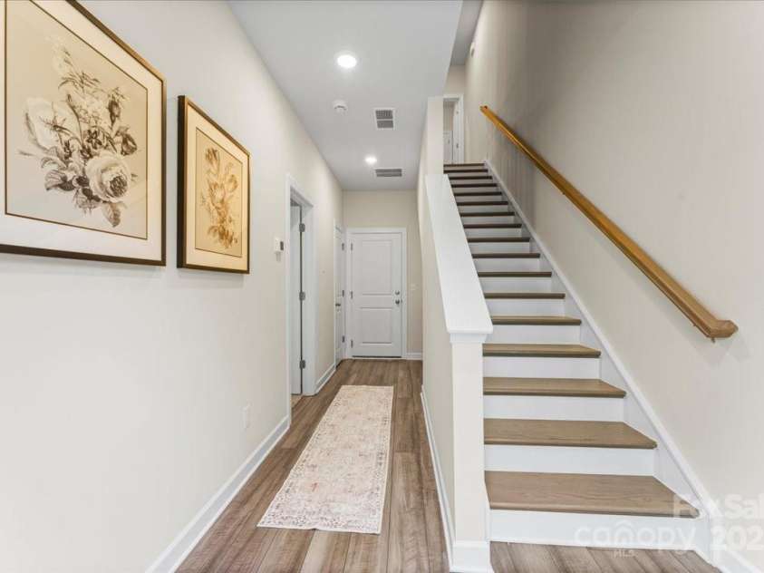4548 Millennium Avenue, Charlotte, NC 28217.  MLS# CAR4311347, YatesRealty ID 6601. Entry level foyer