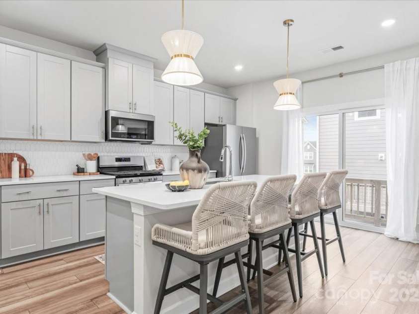 4548 Millennium Avenue, Charlotte, NC 28217.  MLS# CAR4311347, YatesRealty ID 6601. Kitchen