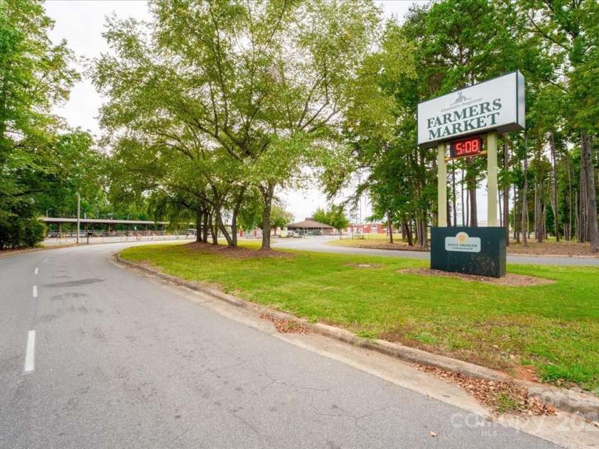 4548 Millennium Avenue, Charlotte, NC 28217.  MLS# CAR4311347, YatesRealty ID 6601. Walk to the farmer's market in the neighborhood!