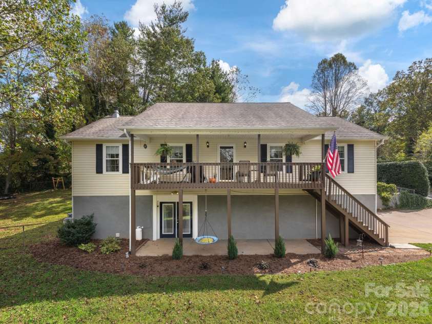 61 Blue Ridge Acres Road, Asheville, NC 28806.  MLS# CAR4306669, YatesRealty ID 6603. 