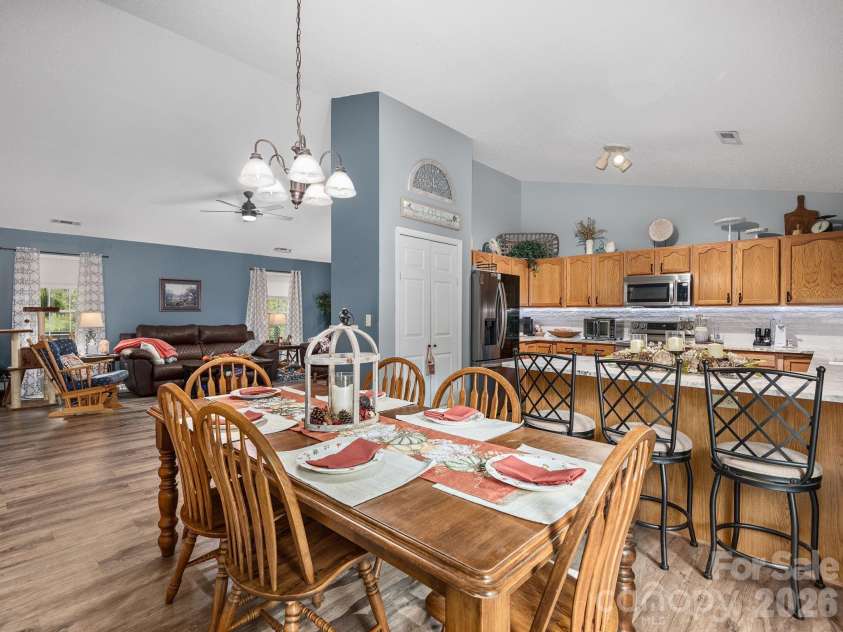 61 Blue Ridge Acres Road, Asheville, NC 28806.  MLS# CAR4306669, YatesRealty ID 6603. 