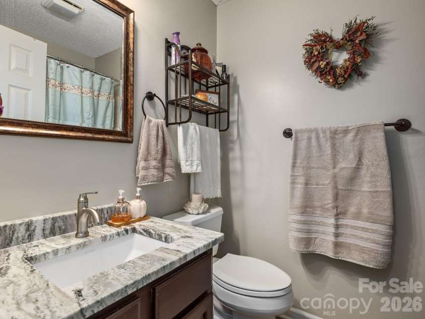 61 Blue Ridge Acres Road, Asheville, NC 28806.  MLS# CAR4306669, YatesRealty ID 6603. 
