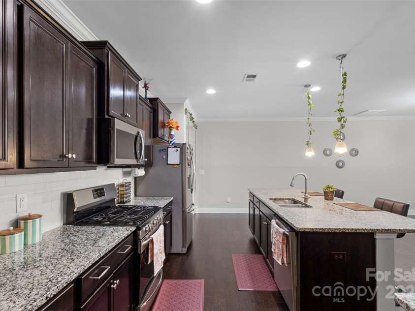 1210 Croft Drive, Fort Mill, SC 29708.  MLS# CAR4226652, YatesRealty ID 6604. Modern Kitchen