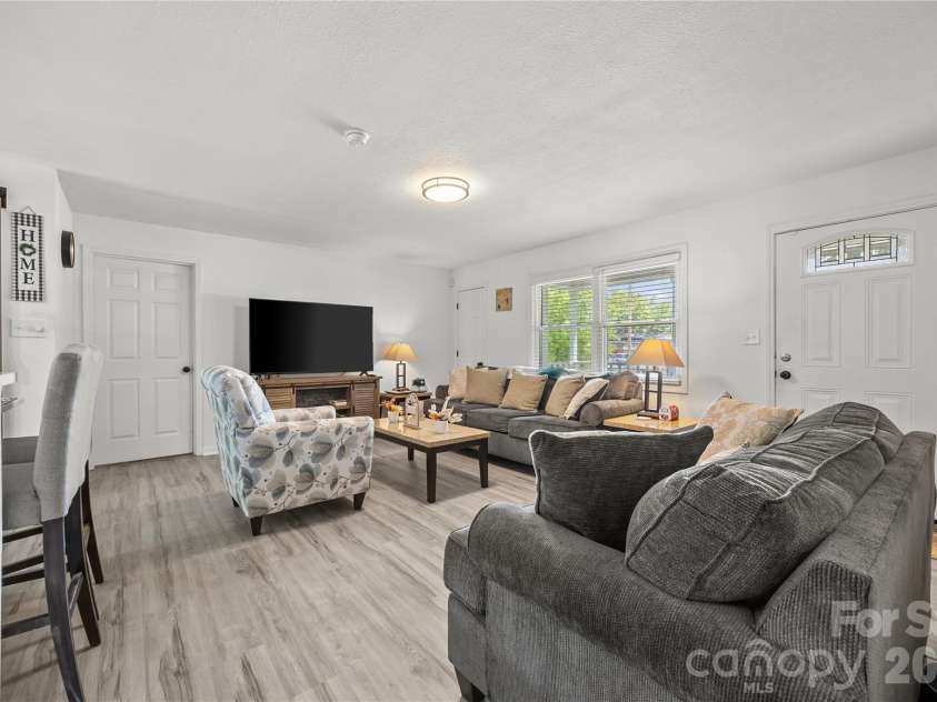 1345 Old Salisbury Road, Statesville, NC 28625.  MLS# CAR4398337, YatesRealty ID 6604. 