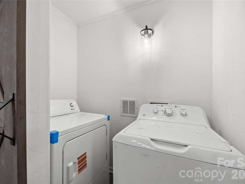 1345 Old Salisbury Road, Statesville, NC 28625.  MLS# CAR4398337, YatesRealty ID 6604. 