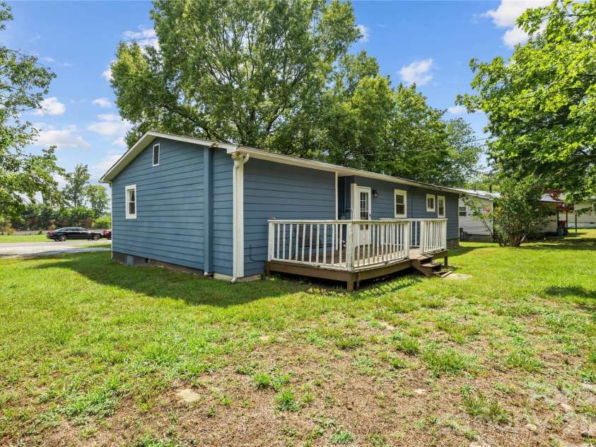 1345 Old Salisbury Road, Statesville, NC 28625.  MLS# CAR4398337, YatesRealty ID 6604. 