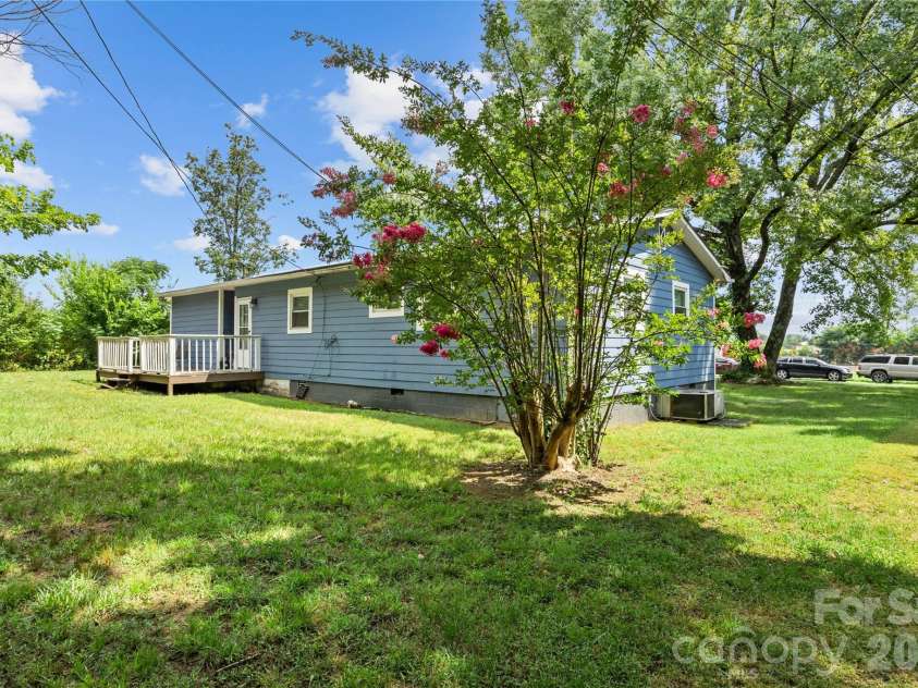 1345 Old Salisbury Road, Statesville, NC 28625.  MLS# CAR4398337, YatesRealty ID 6604. 