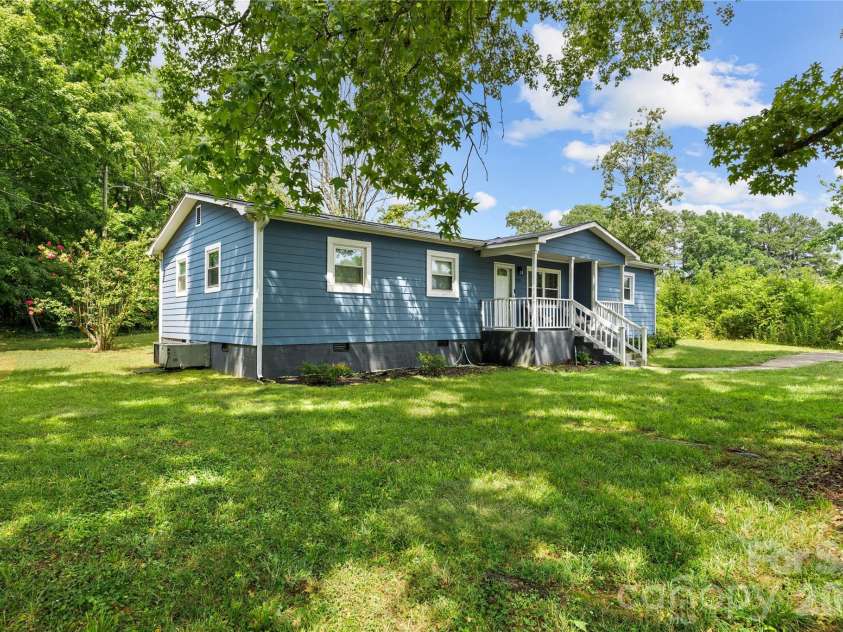 1345 Old Salisbury Road, Statesville, NC 28625.  MLS# CAR4398337, YatesRealty ID 6604. 