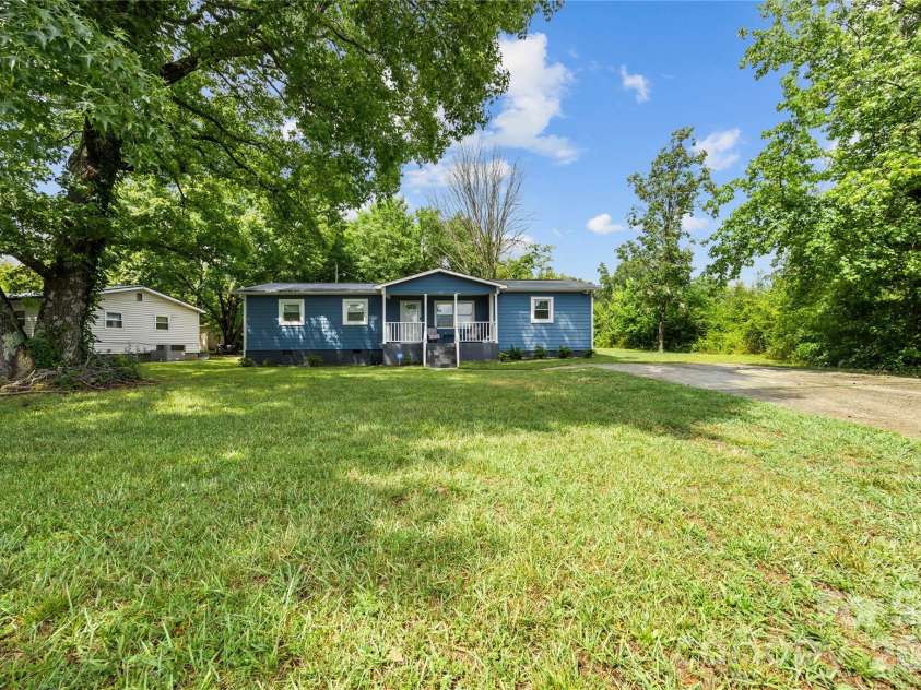 1345 Old Salisbury Road, Statesville, NC 28625.  MLS# CAR4398337, YatesRealty ID 6604. 