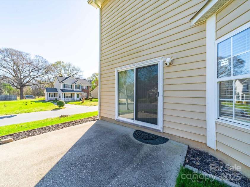 14802 Rolling Sky Drive, Charlotte, NC 28273.  MLS# CAR4240545, YatesRealty ID 6605. 