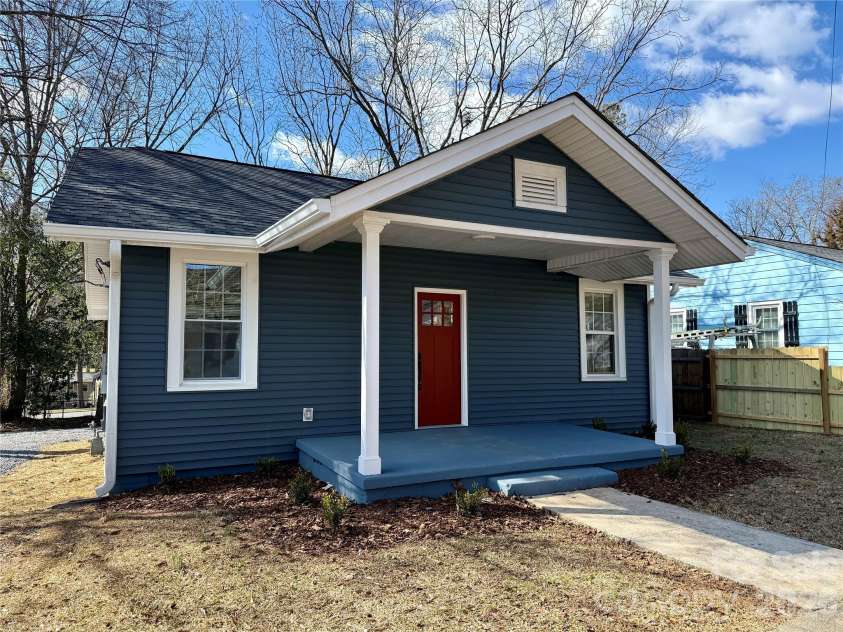 321 Weldon Street, Gastonia, NC 28052.  MLS# CAR4350878, YatesRealty ID 6605. 