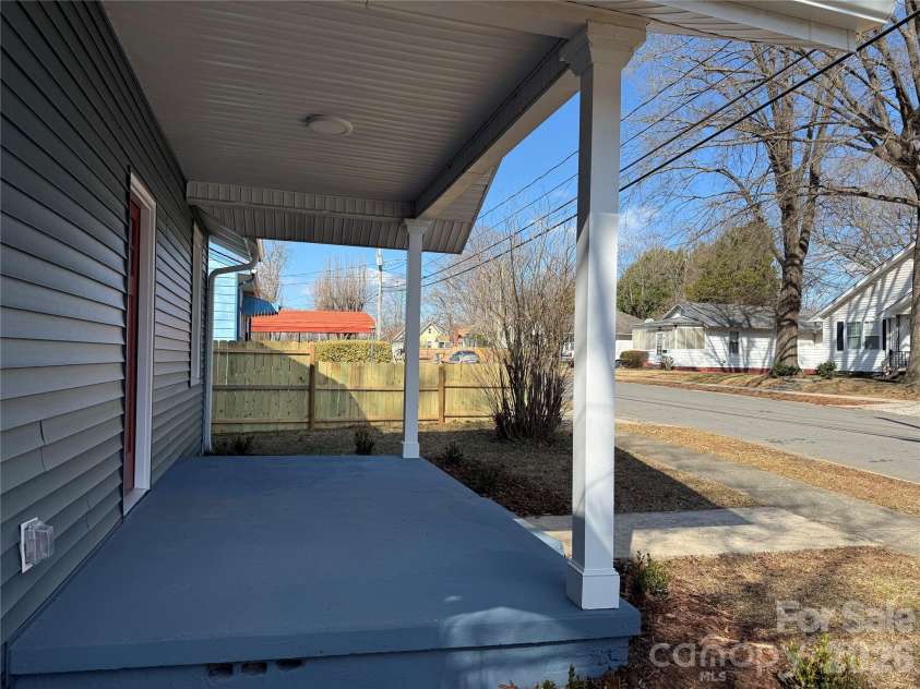 321 Weldon Street, Gastonia, NC 28052.  MLS# CAR4350878, YatesRealty ID 6605. 