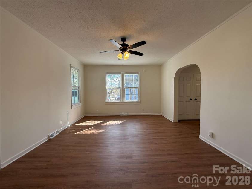 321 Weldon Street, Gastonia, NC 28052.  MLS# CAR4350878, YatesRealty ID 6605. 
