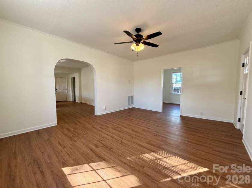 321 Weldon Street, Gastonia, NC 28052.  MLS# CAR4350878, YatesRealty ID 6605. 