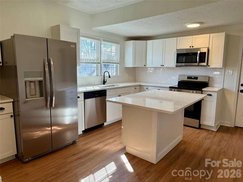 321 Weldon Street, Gastonia, NC 28052.  MLS# CAR4350878, YatesRealty ID 6605. 