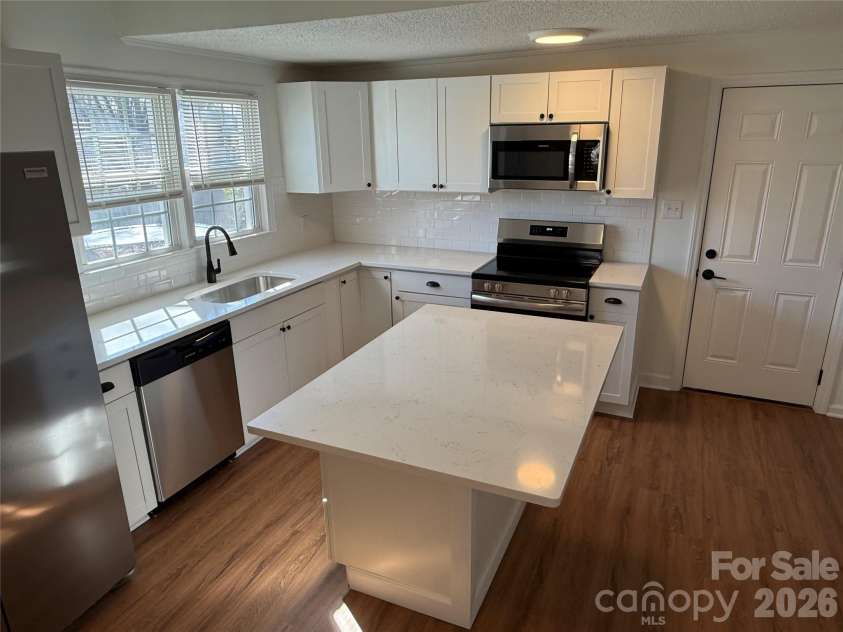 321 Weldon Street, Gastonia, NC 28052.  MLS# CAR4350878, YatesRealty ID 6605. 