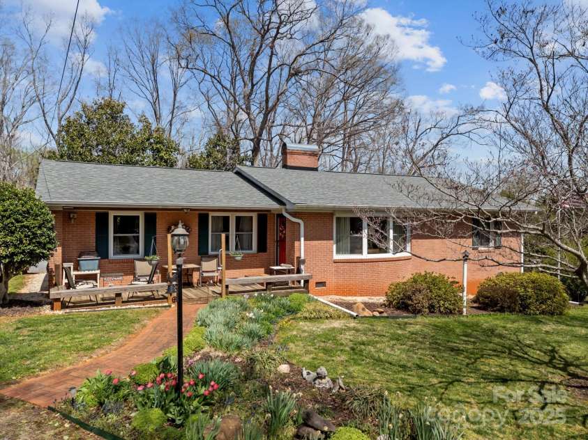 127 Robin Hood Drive, Forest City, NC 28043.  MLS# CAR4238811, YatesRealty ID 6606. 