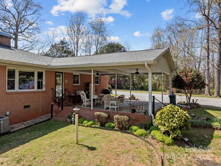 127 Robin Hood Drive, Forest City, NC 28043.  MLS# CAR4238811, YatesRealty ID 6606. 