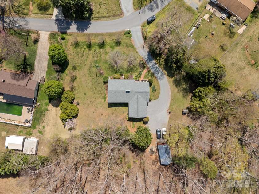 127 Robin Hood Drive, Forest City, NC 28043.  MLS# CAR4238811, YatesRealty ID 6606. 