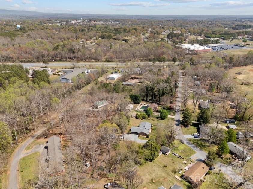 127 Robin Hood Drive, Forest City, NC 28043.  MLS# CAR4238811, YatesRealty ID 6606. 