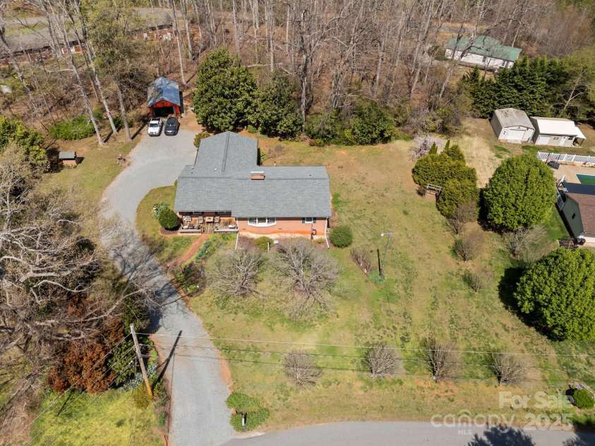 127 Robin Hood Drive, Forest City, NC 28043.  MLS# CAR4238811, YatesRealty ID 6606. 