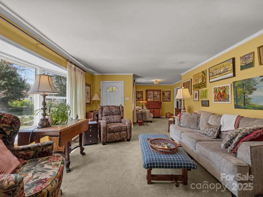 127 Robin Hood Drive, Forest City, NC 28043.  MLS# CAR4238811, YatesRealty ID 6606. 