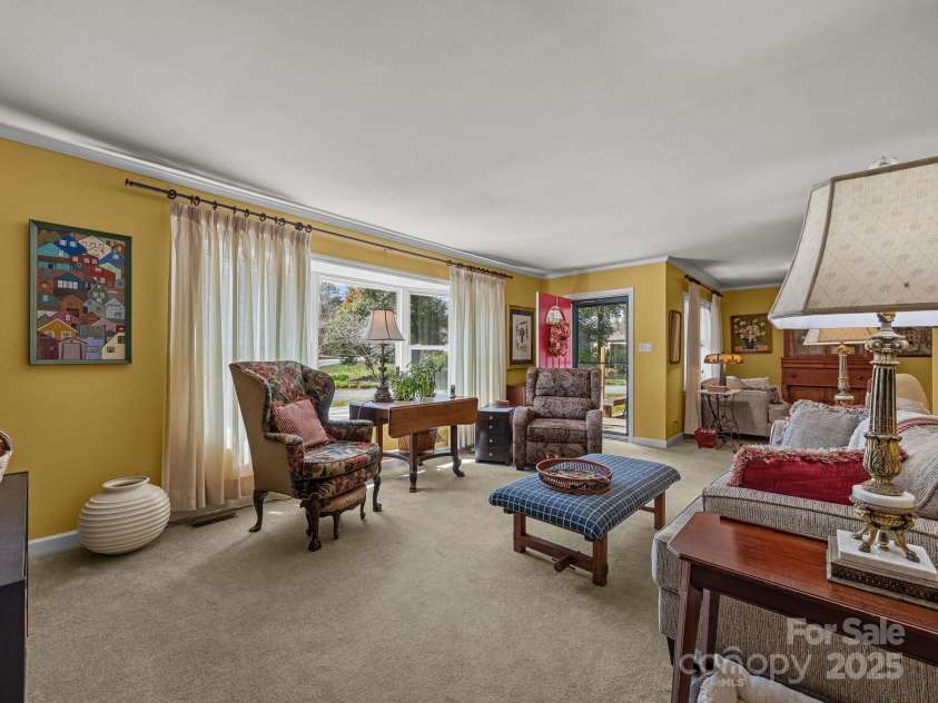 127 Robin Hood Drive, Forest City, NC 28043.  MLS# CAR4238811, YatesRealty ID 6606. 