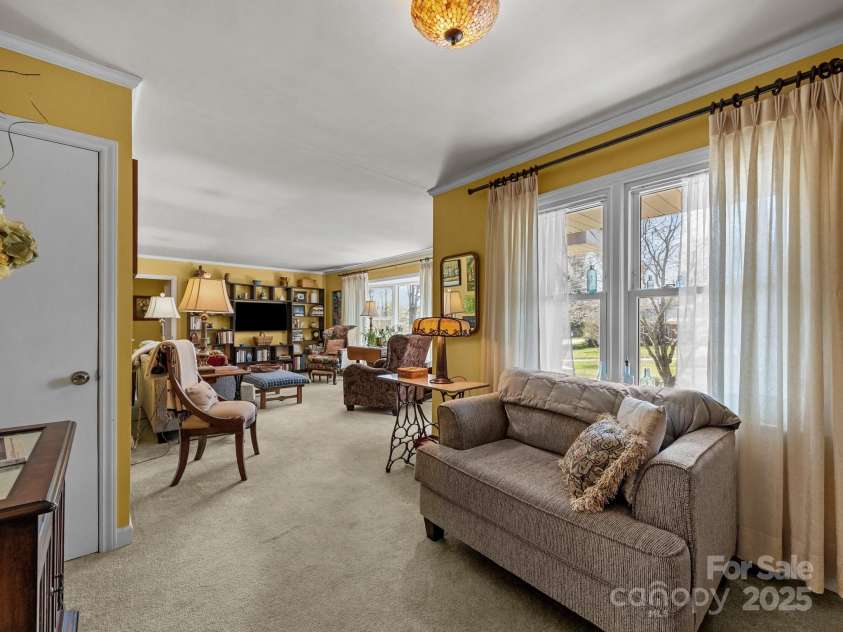 127 Robin Hood Drive, Forest City, NC 28043.  MLS# CAR4238811, YatesRealty ID 6606. 