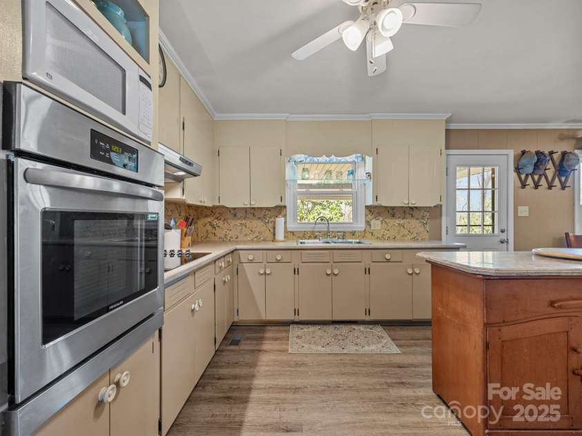 127 Robin Hood Drive, Forest City, NC 28043.  MLS# CAR4238811, YatesRealty ID 6606. 