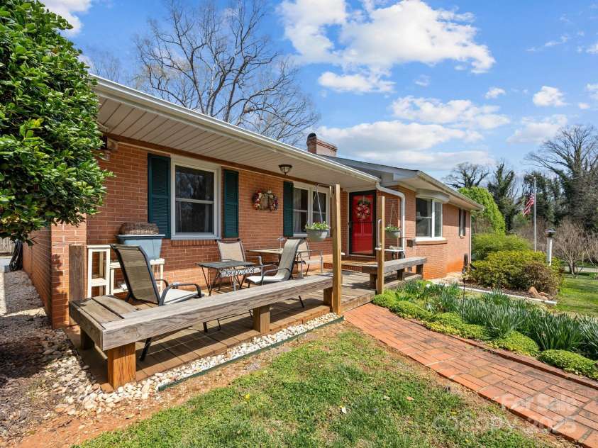 127 Robin Hood Drive, Forest City, NC 28043.  MLS# CAR4238811, YatesRealty ID 6606. 