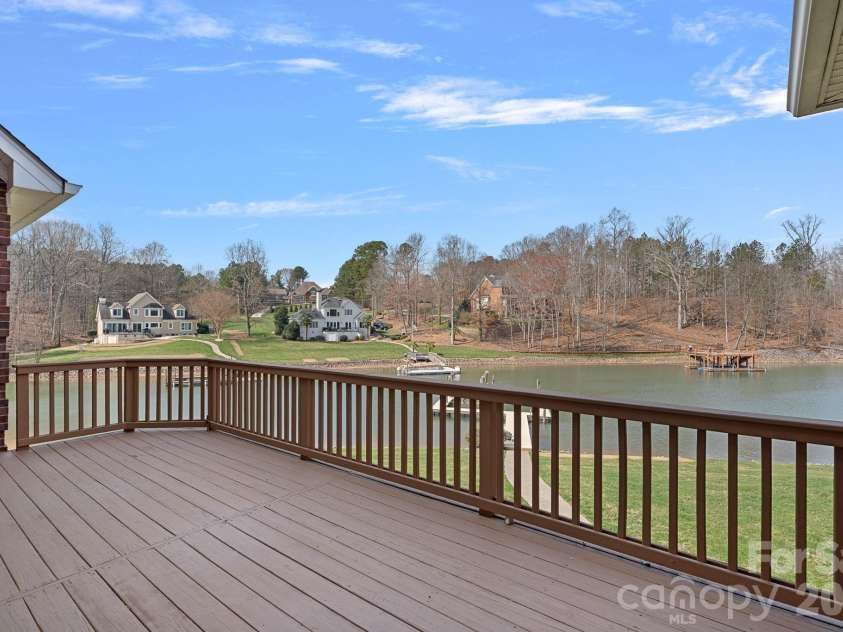 125 Grand Bay Drive, Mooresville, NC 28117.  MLS# CAR4341347, YatesRealty ID 6607. Deck