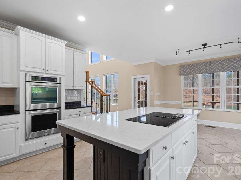 125 Grand Bay Drive, Mooresville, NC 28117.  MLS# CAR4341347, YatesRealty ID 6607. Kitchen