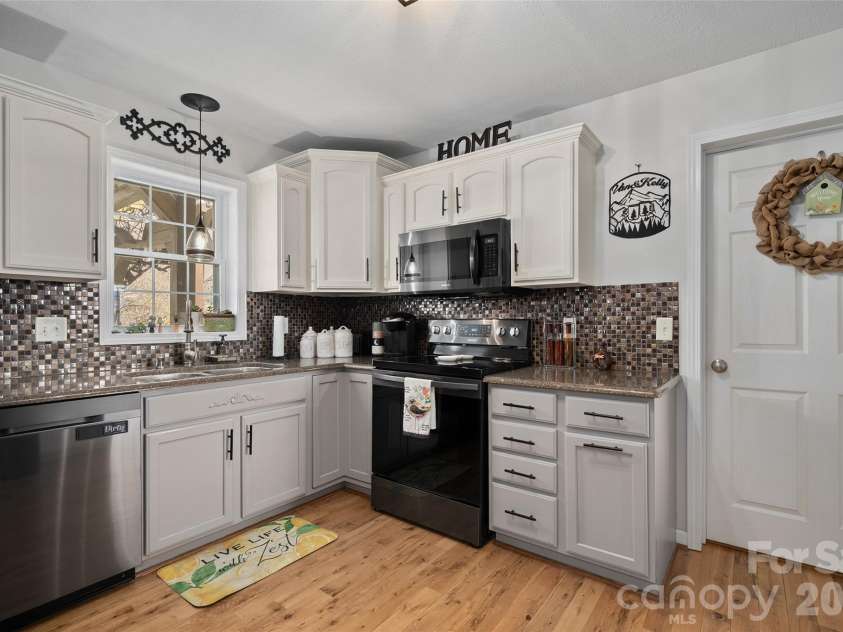 371 Ned Cove Road, Waynesville, NC 28785.  MLS# CAR4356117, YatesRealty ID 6608. 