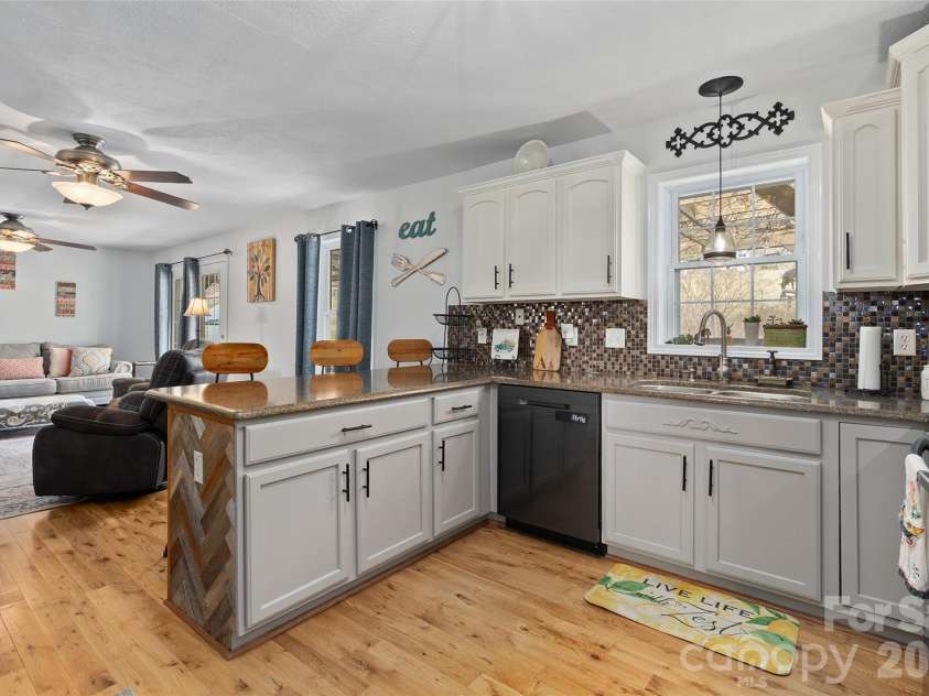 371 Ned Cove Road, Waynesville, NC 28785.  MLS# CAR4356117, YatesRealty ID 6608. 