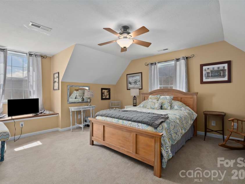 371 Ned Cove Road, Waynesville, NC 28785.  MLS# CAR4356117, YatesRealty ID 6608. 